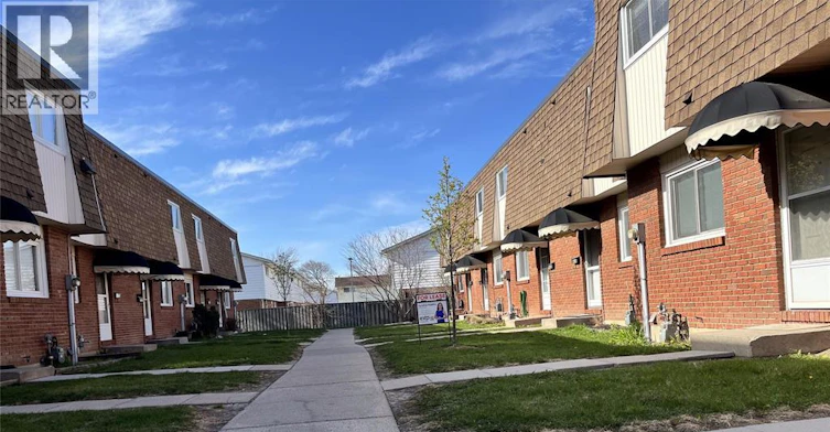 26-5420 Lassaline, Windsor, ON, N8T 1A8 - 2