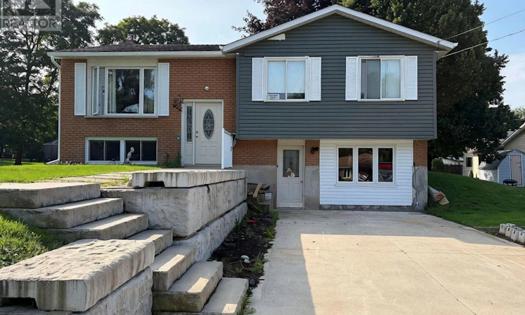 2 Parkview Court