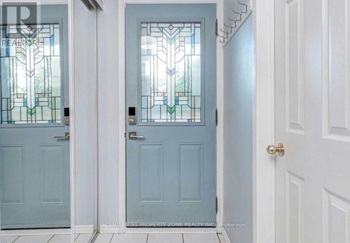 6 Roehampton Crescent W, Brampton, ON, L6Y 2R4 - 3