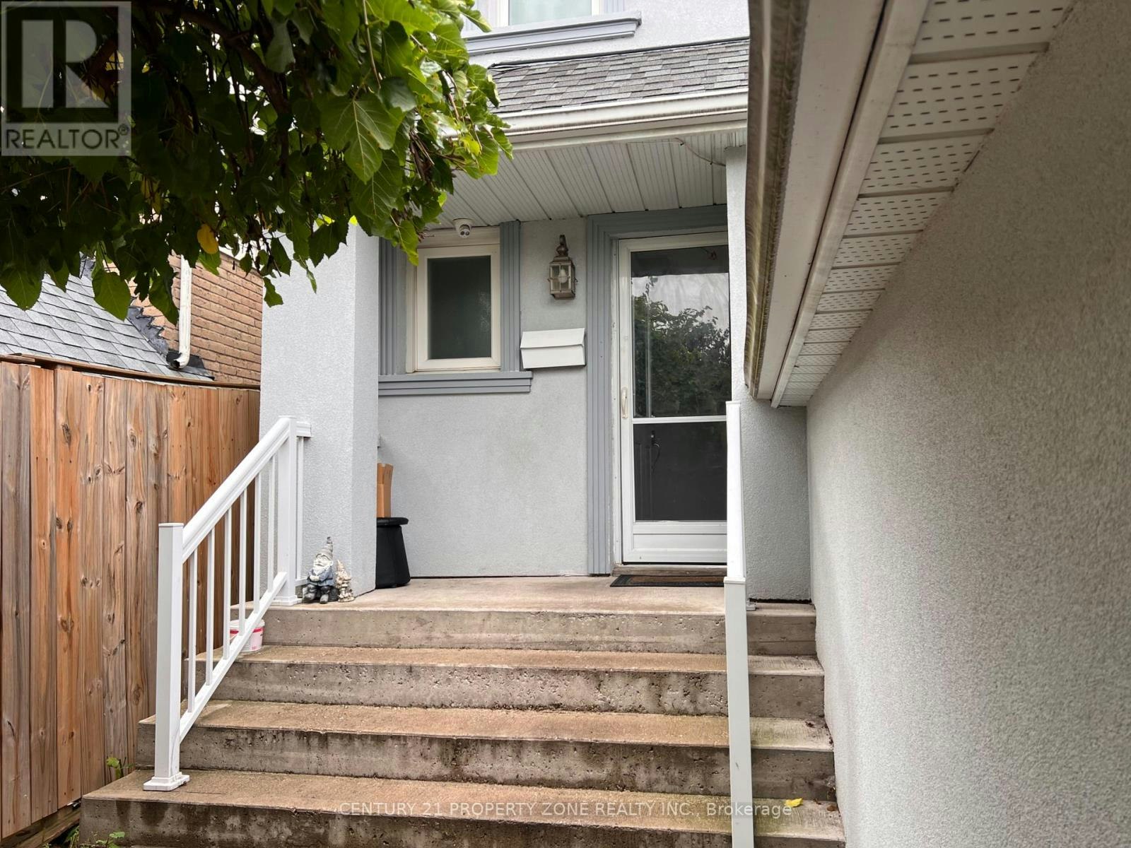 6 Roehampton Crescent W, Brampton, ON, L6Y 2R4 - 2