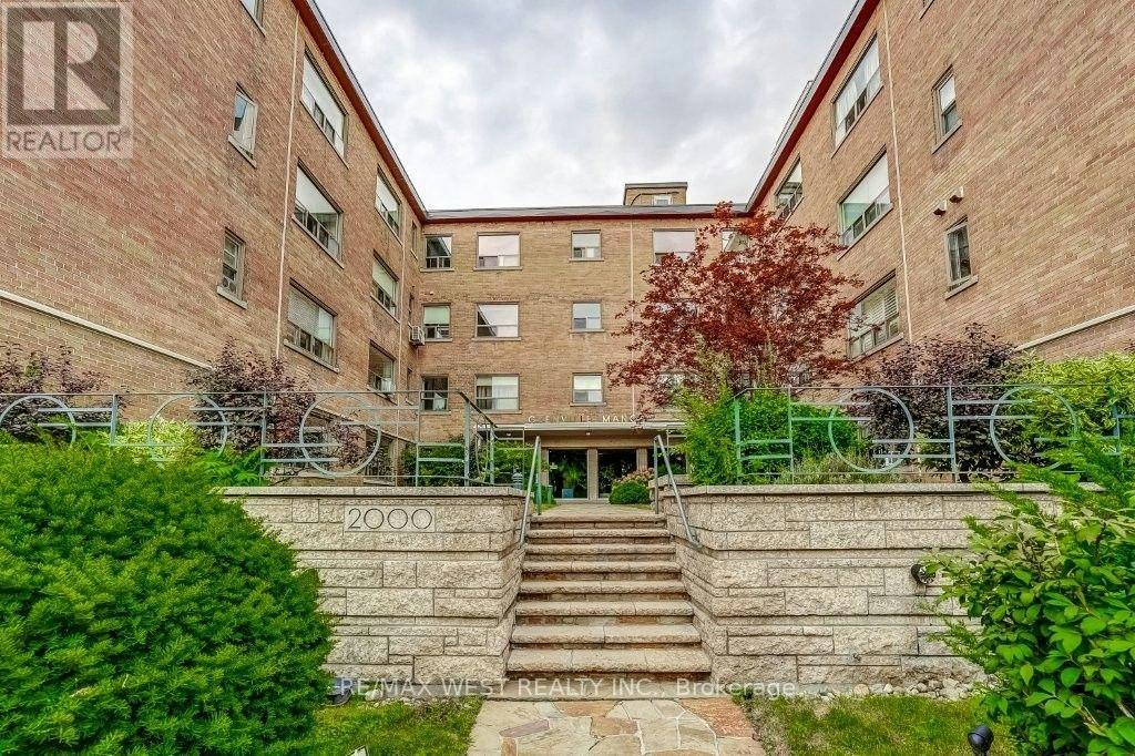 203-2000 Bloor Street W, Toronto, ON, M6P 3L2
