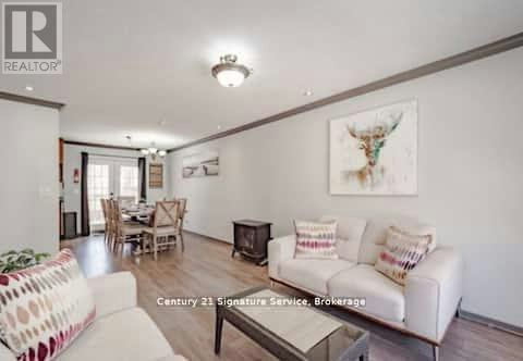 1-879 Stephenson Road E, Huntsville, ON, P0B 1L0 - 2