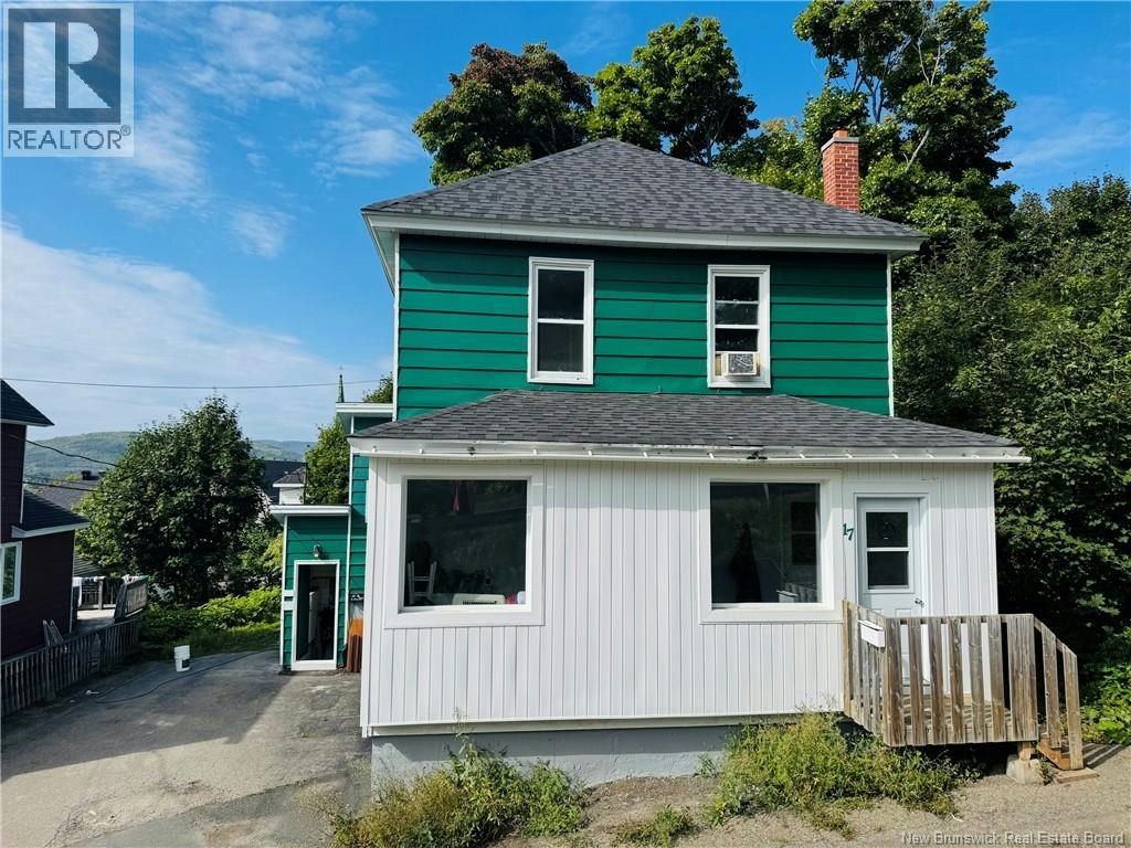 17 Stanley Street, Campbellton, NB, E3N 1G8