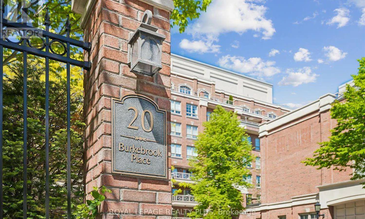 204-20 Burkebrook Place