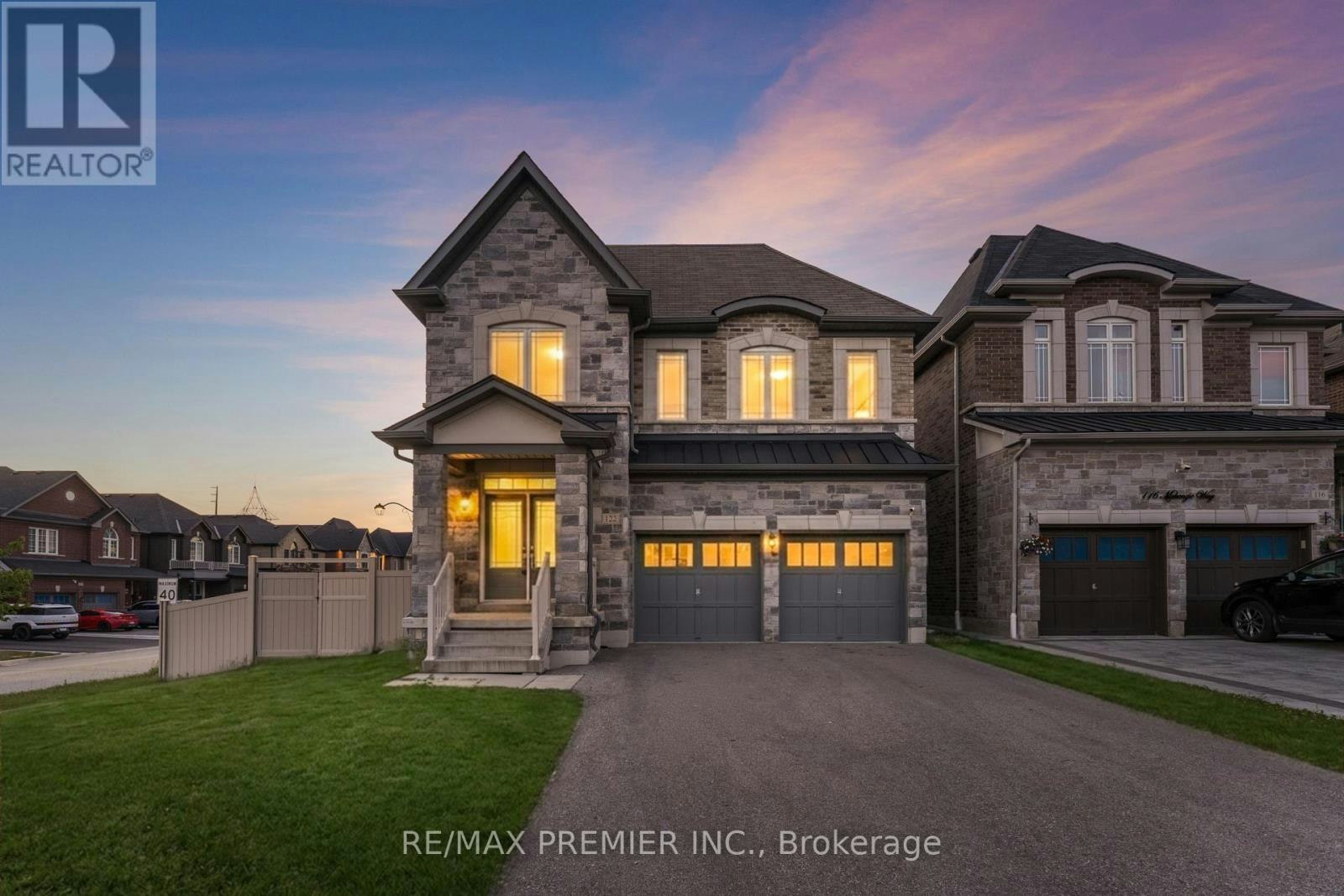 122 Mckenzie Way, Bradford West Gwillimbury, ON, L3Z 4J4