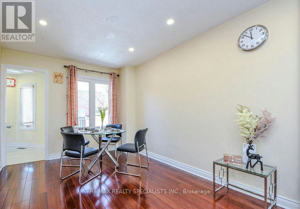 UPPER-6828 Gracefield Drive, Mississauga, ON, L5N 6T6 - 5