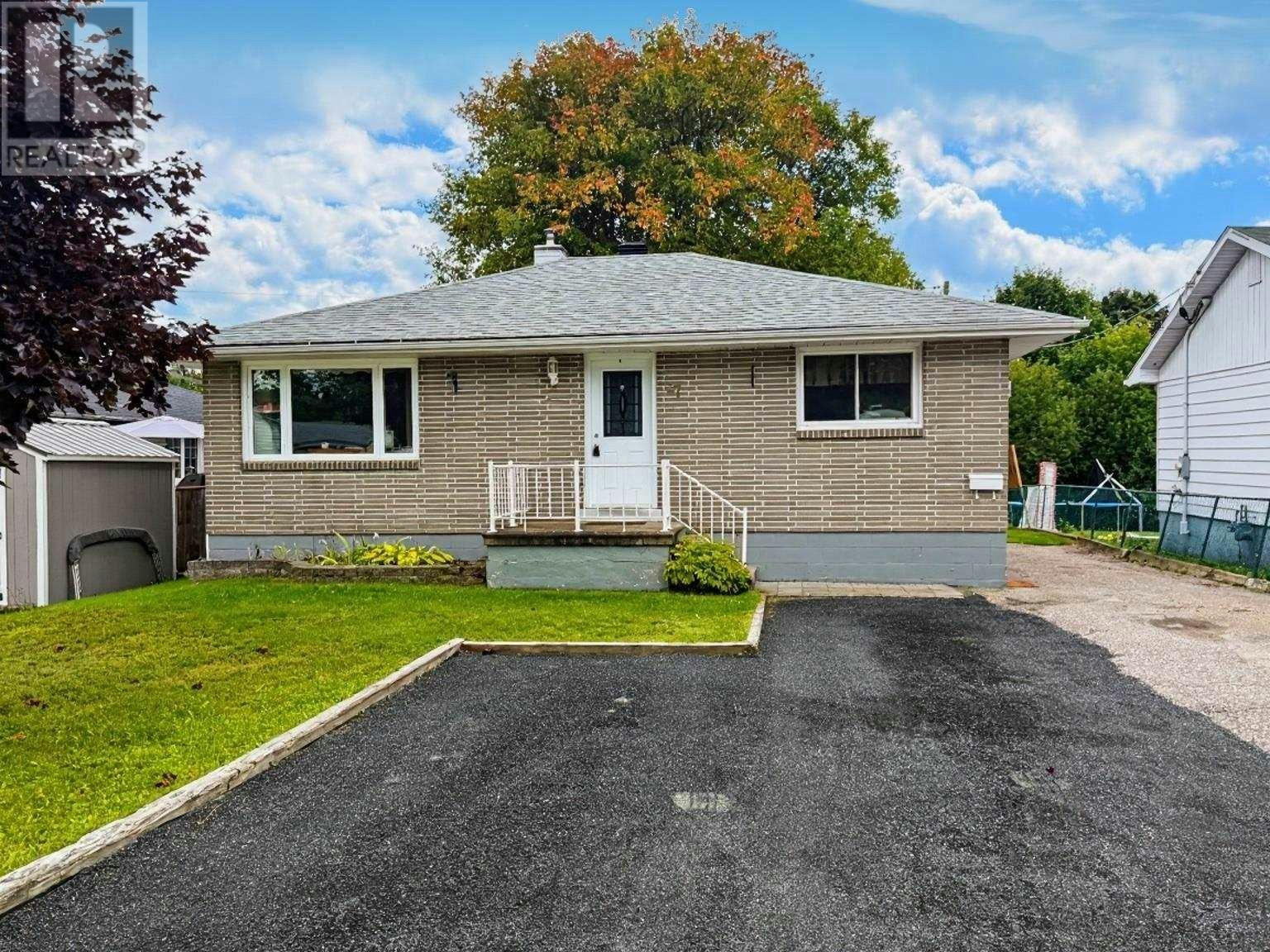 47 Stevens Road, Elliot Lake, ON, P5A 1M5