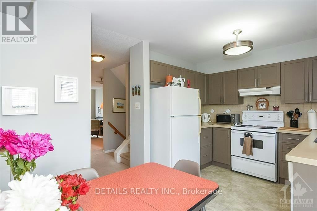 12 Manhattan Crescent, Ottawa, ON, K2C 4B4 - 13