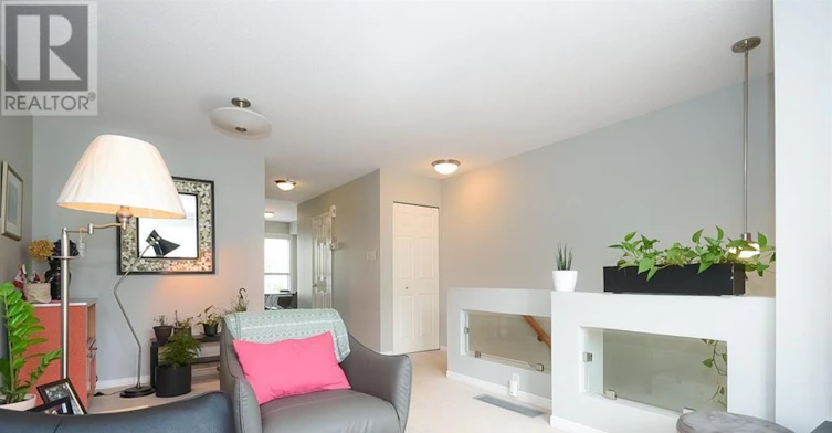 12 Manhattan Crescent, Ottawa, ON, K2C 4B4 - 9