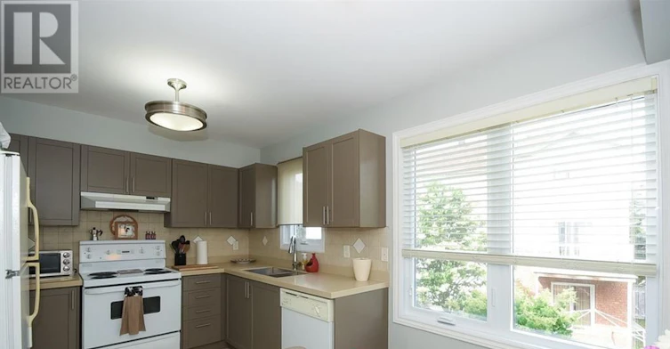 12 Manhattan Crescent, Ottawa, ON, K2C 4B4 - 17