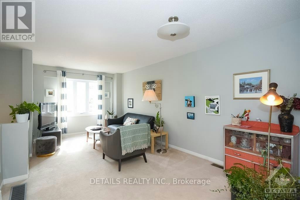 12 Manhattan Crescent, Ottawa, ON, K2C 4B4 - 11