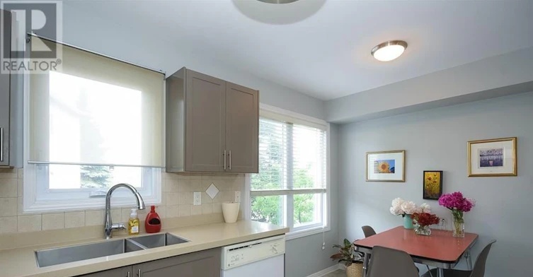 12 Manhattan Crescent, Ottawa, ON, K2C 4B4 - 16