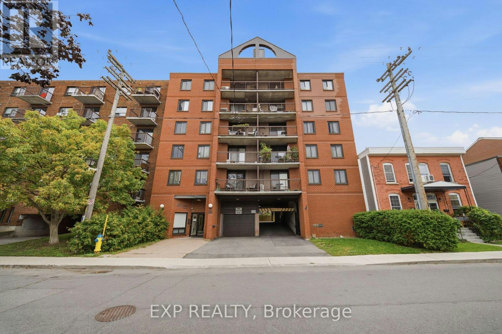 401-222 Guigues Avenue, Ottawa, ON, K1N 5J2