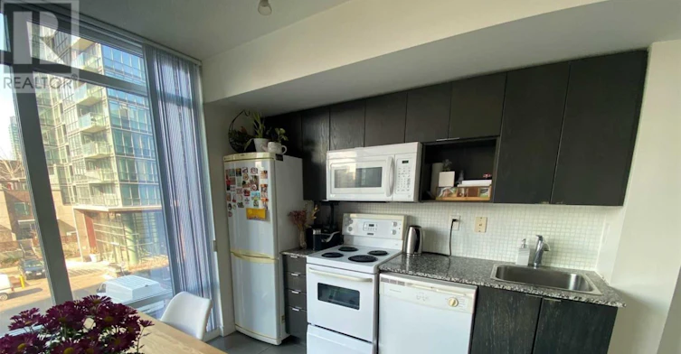 326-15 Brunel Court, Toronto, ON, M5V 3Y6 - 7