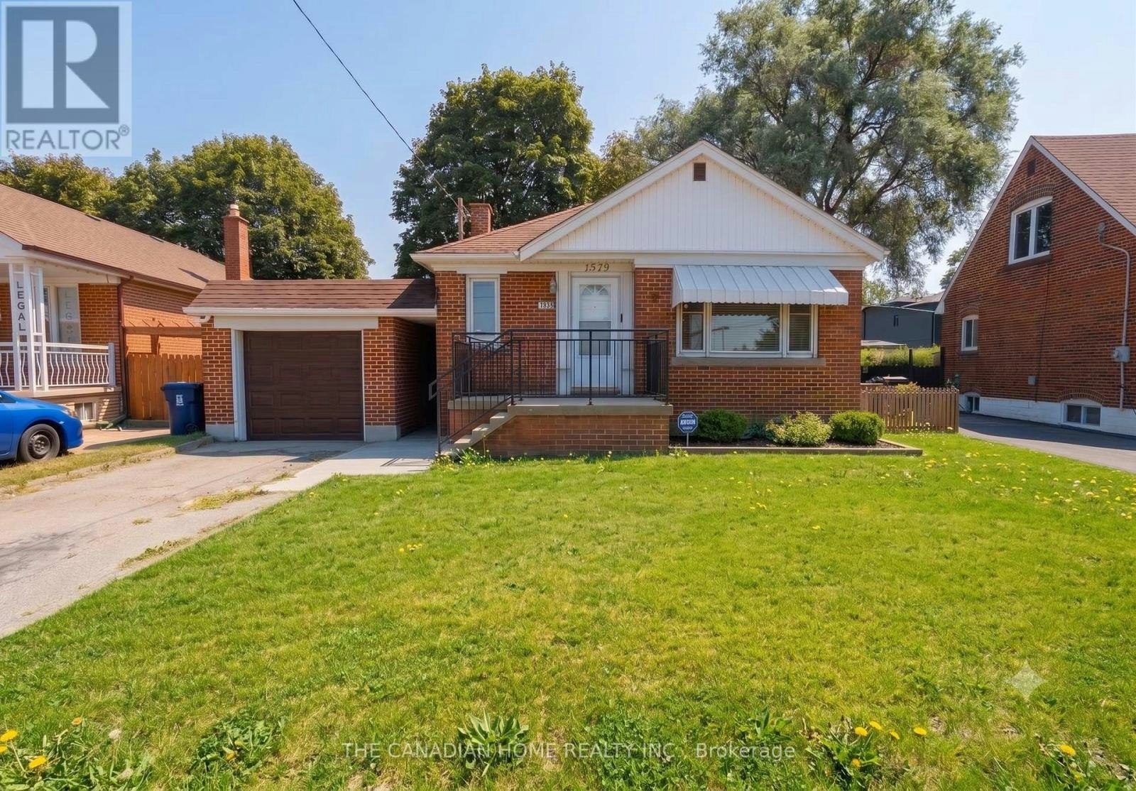 1373 Pharmacy Avenue, Toronto, ON, M1R 2J6