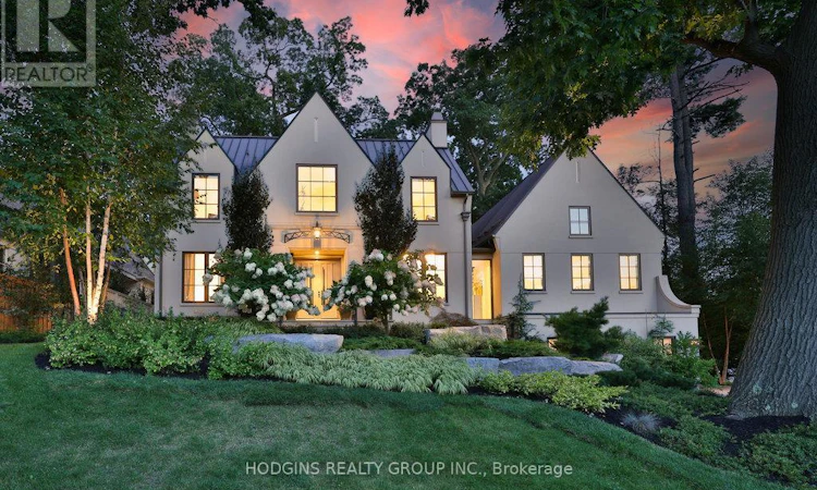 238 Mineola Road W