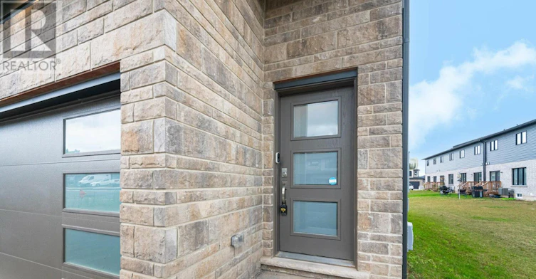 7381 Matteo Drive, Niagara Falls, ON, L2H 3T3 - 4