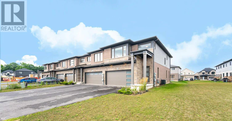 7381 Matteo Drive, Niagara Falls, ON, L2H 3T3 - 3