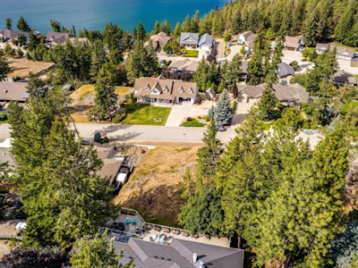 52 Peregrine Way - 3