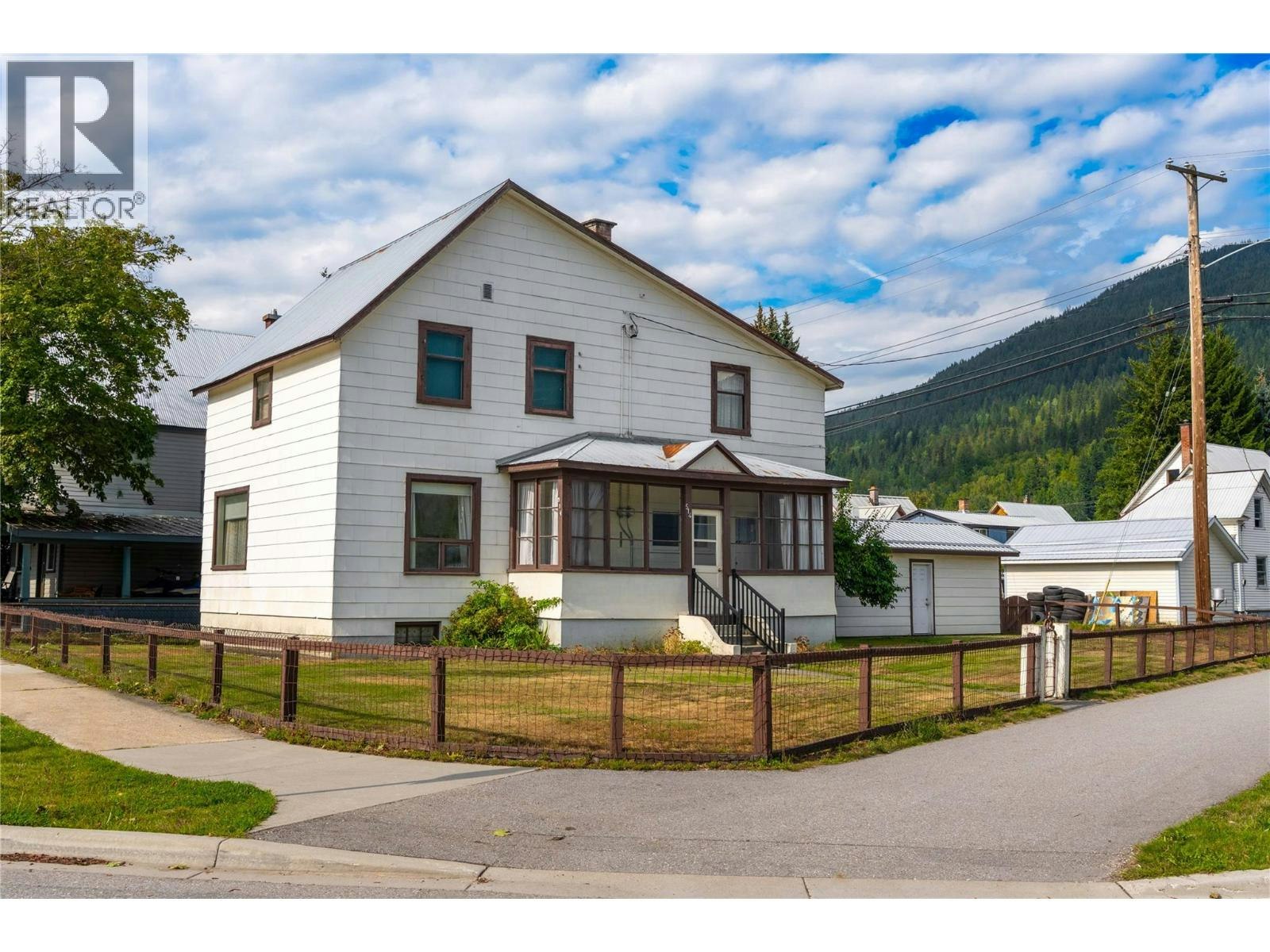 514 E Fourth Street, Revelstoke, BC, V0E 2S0