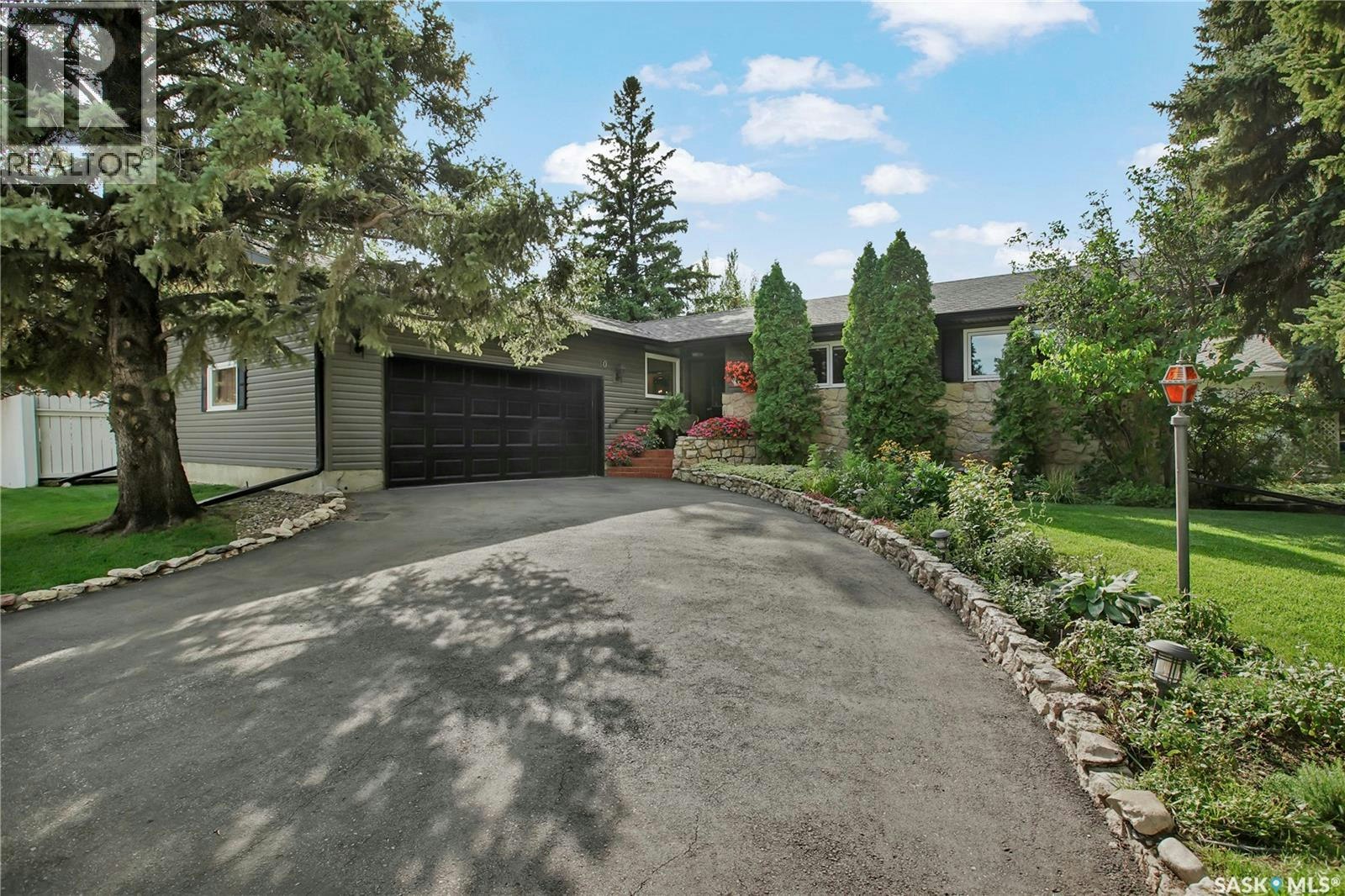 30 Yale Crescent, Saskatoon, SK, S7H 3P7