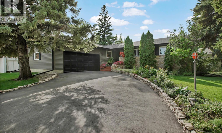 30 Yale Crescent