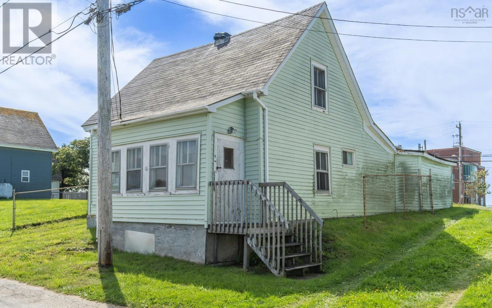 16 East Street, Yarmouth, NS, B5A 1R2