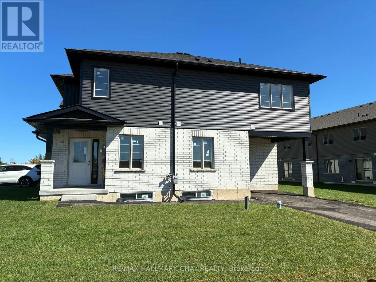 23 Strath Crescent, Springwater, ON, L0L 1P0