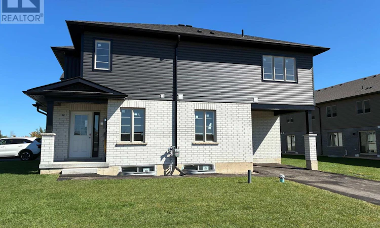 23 Strath Crescent