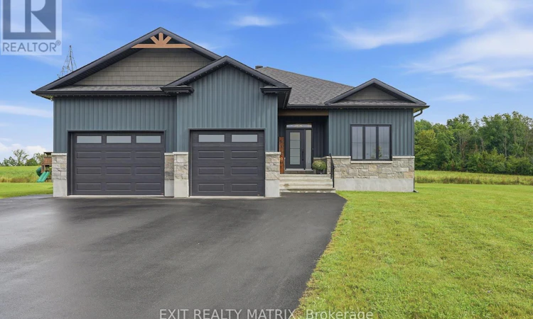 256 Trudeau Crescent