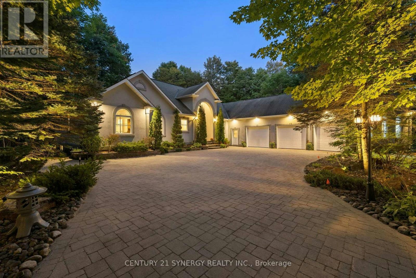 5732 Queenscourt Crescent, Manotick, ON, K4M 1K3