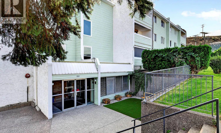 302-1085 12th Avenue