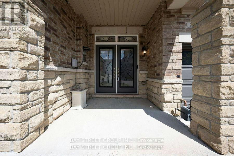 28 Rougeview Park Crescent, Markham, ON, L6E 0P7 - 2