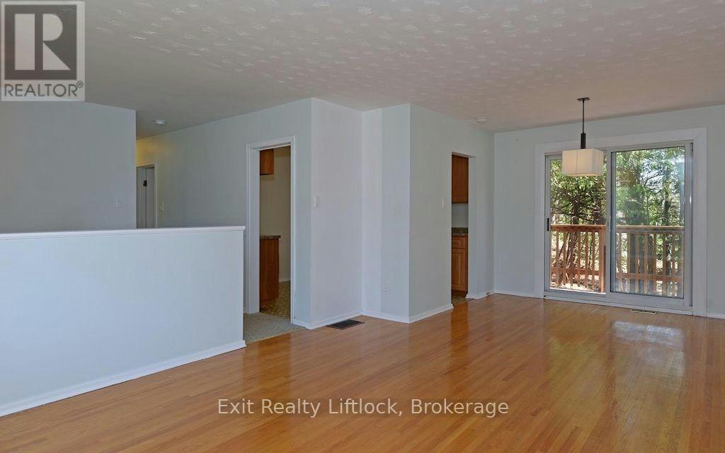 MAIN Floor 4 Wallis Drive, Peterborough, ON, K9J 6B7 - 6