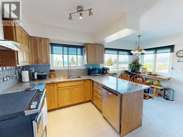 3740 Strathcona Avenue, Powell River, BC, V8A 4Z8 - 8