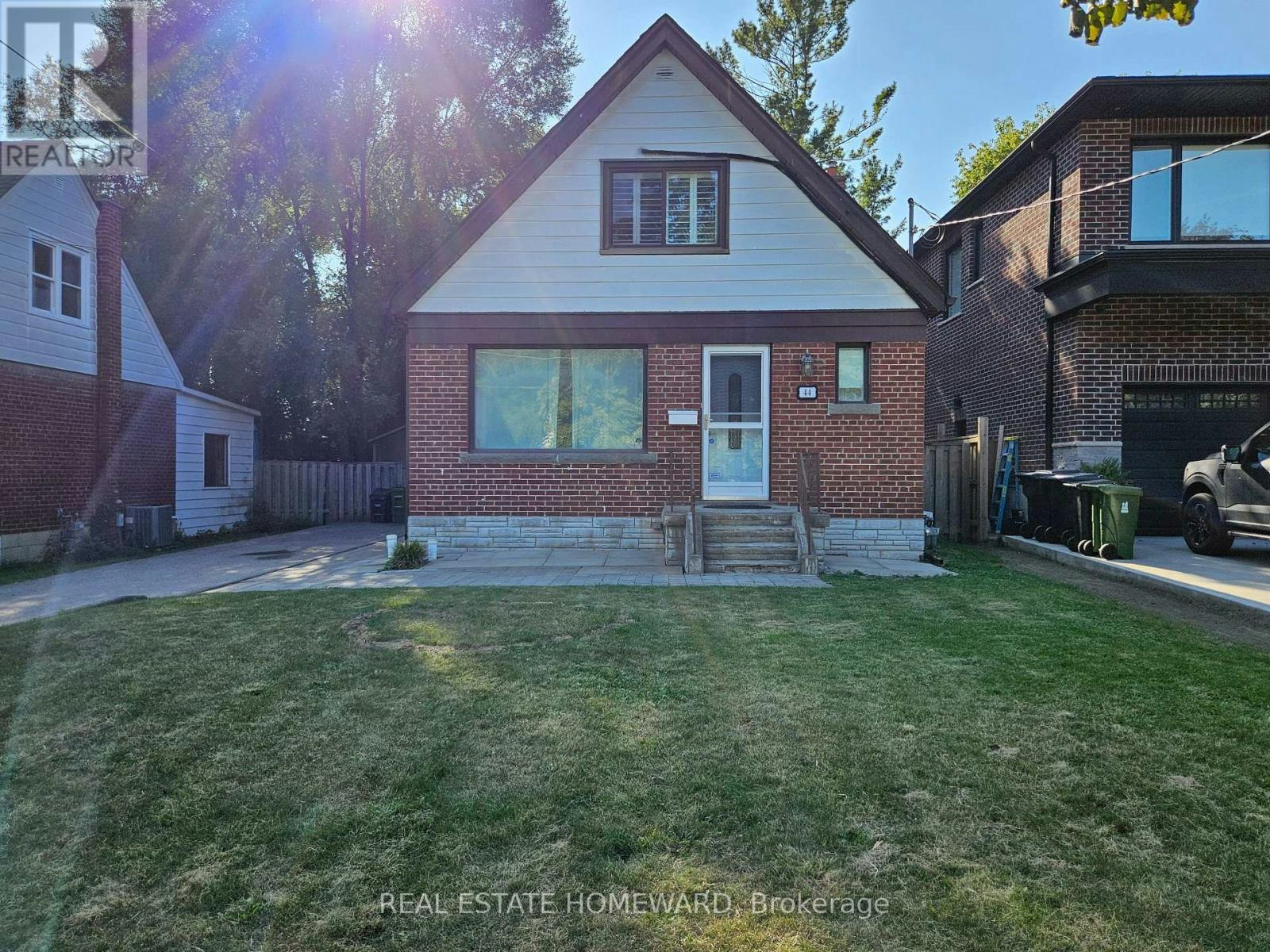 44 Harris Park Drive, Toronto, ON, M1L 3A4 - 2