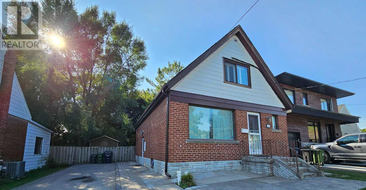 44 Harris Park Drive, Toronto, ON, M1L 3A4