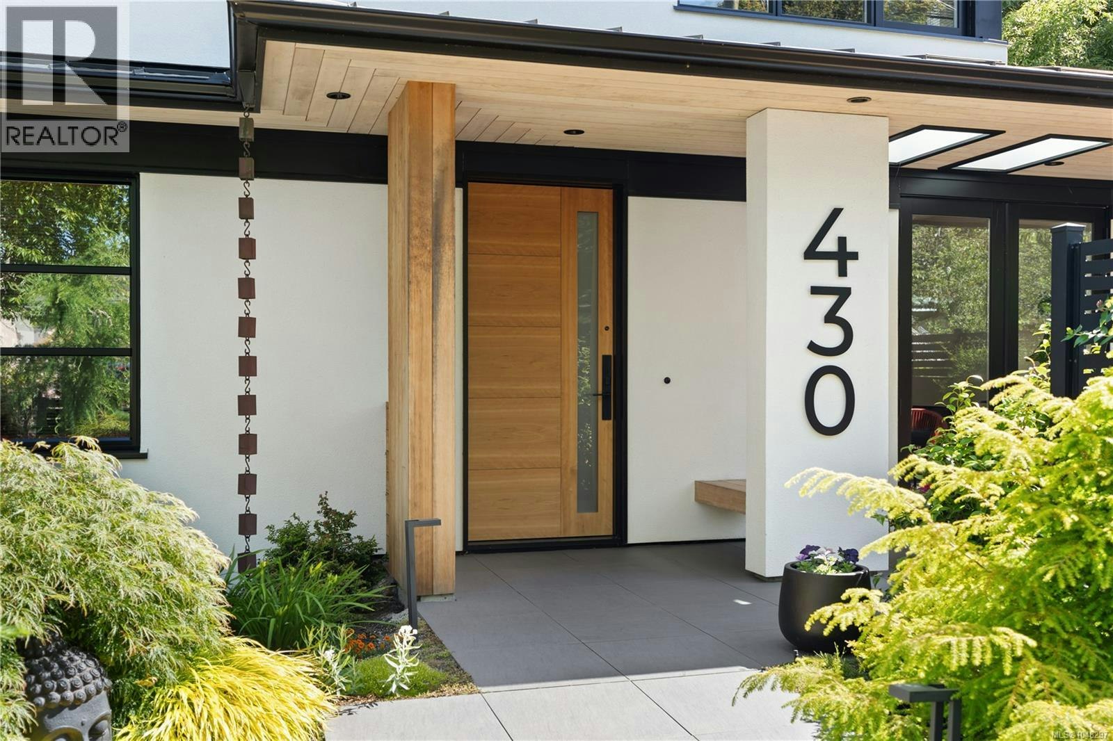 430 Luxton Avenue - 2