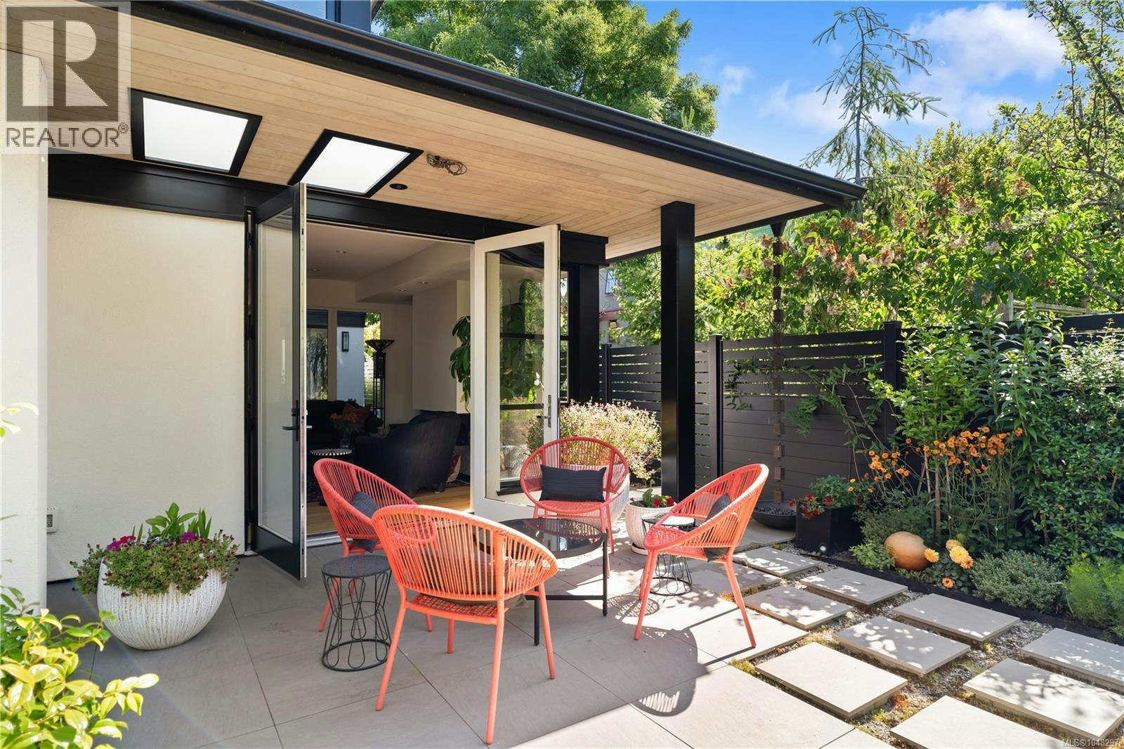 430 Luxton Avenue - 3