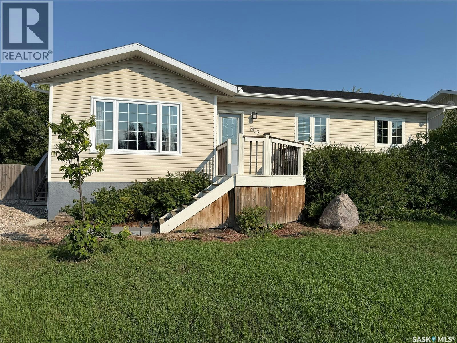 303 5th Street W, Carnduff, SK, S0C 0S0
