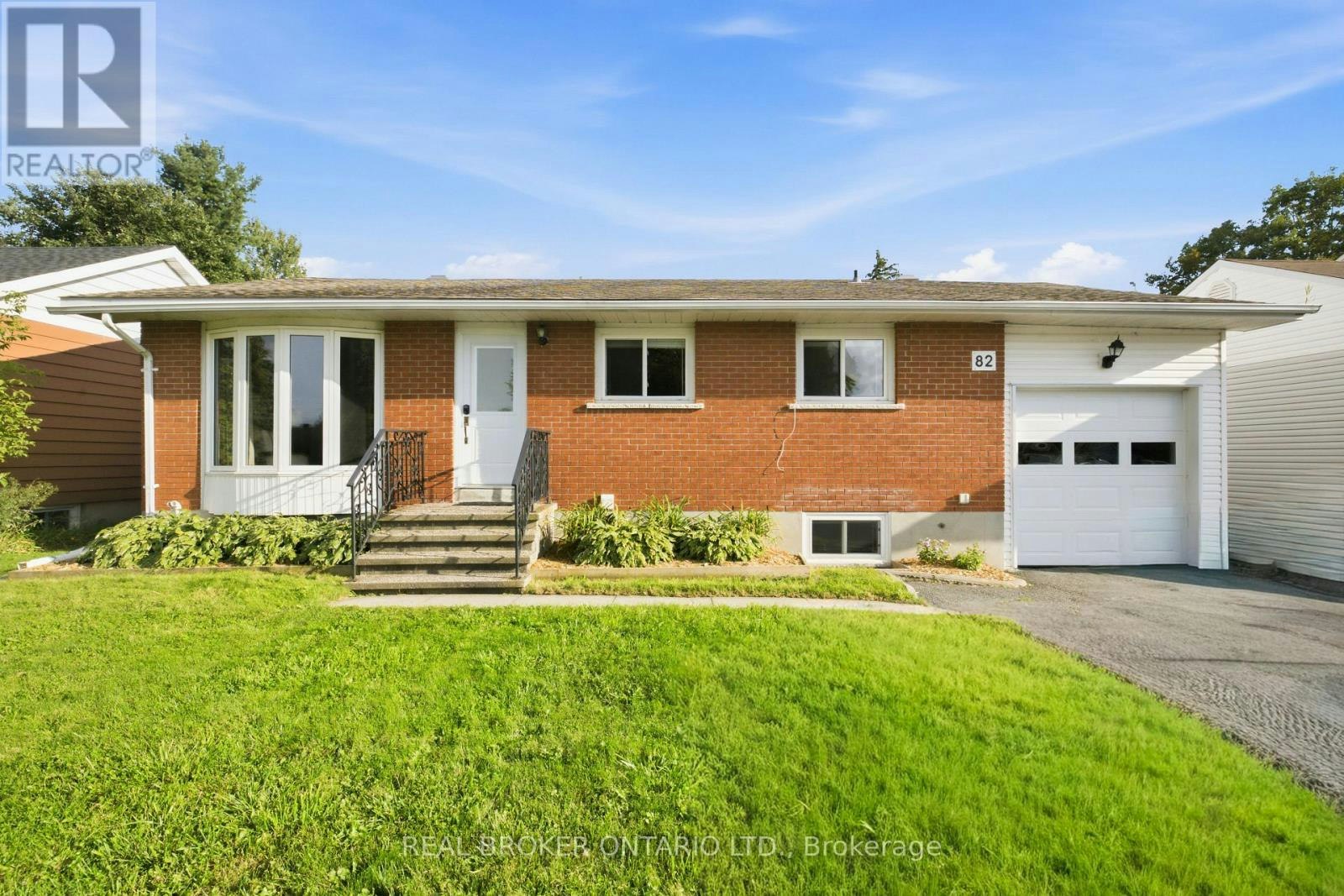 82 Meadowlands Drive W, Ottawa, ON, K2G 2R8