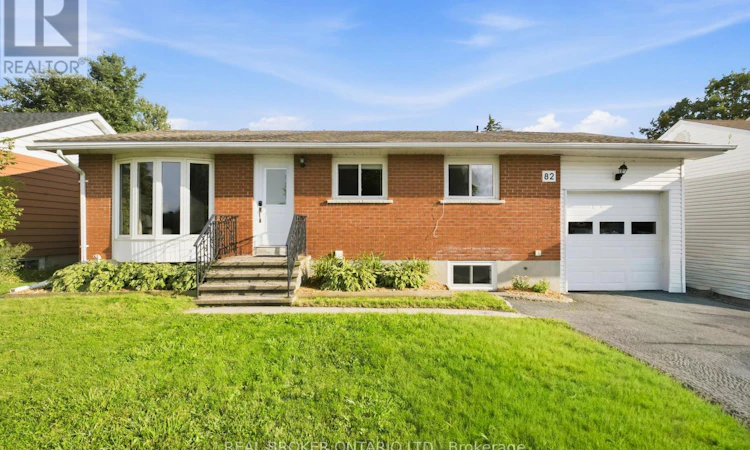 82 Meadowlands Drive W
