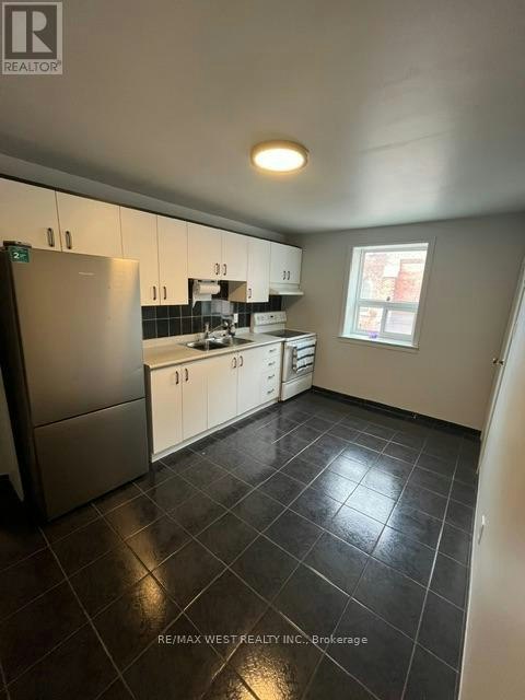 2-932 Dundas Street, Toronto, ON, M6J 1W3 - 6