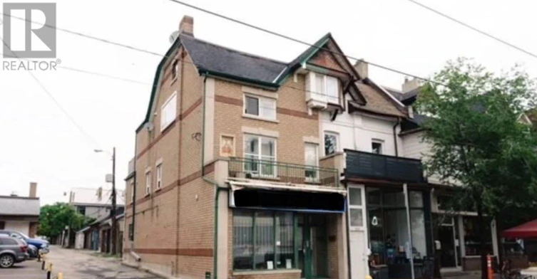 2-932 Dundas Street, Toronto, ON, M6J 1W3