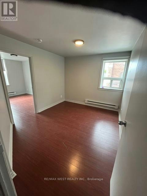 2-932 Dundas Street, Toronto, ON, M6J 1W3 - 4
