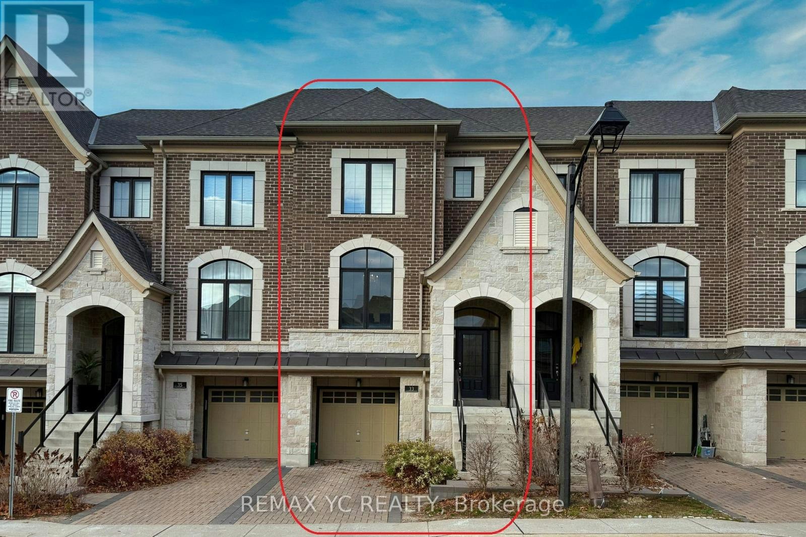 33 Duncombe Lane, Richmond Hill, ON, L4C 1C2