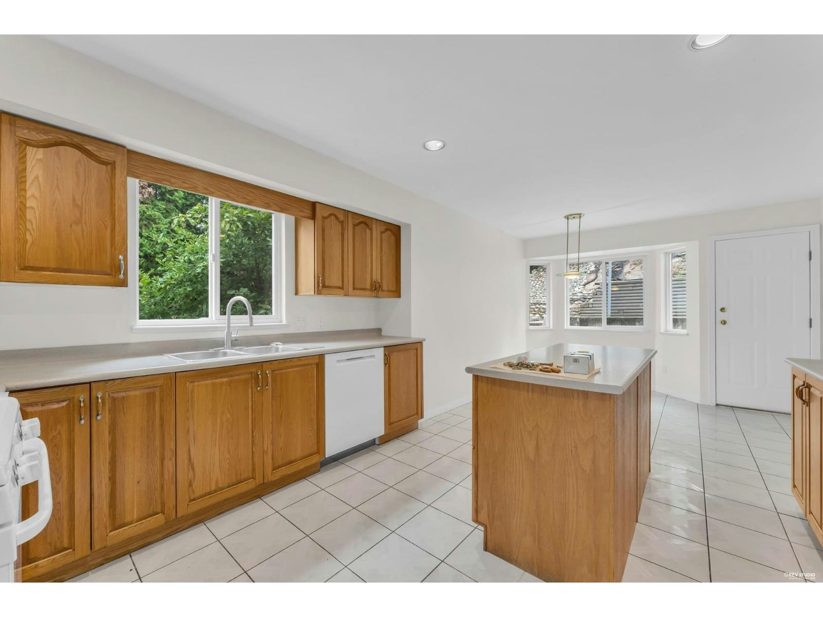 8232 Nechako Drive, Delta, BC, V4C 3X3 4