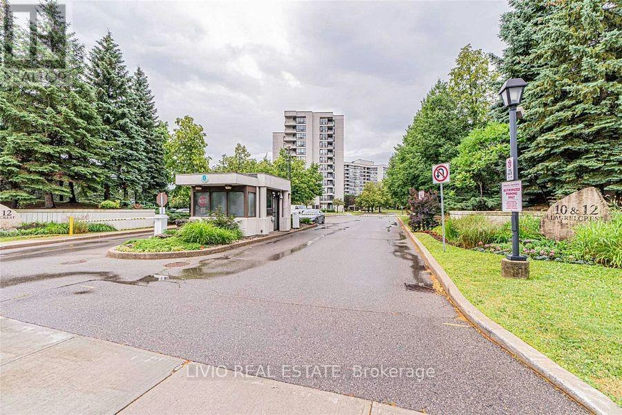 310-10 Laurelcrest Street, Brampton, ON, L6S 5Y3