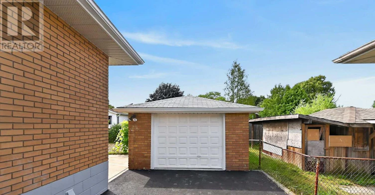 UPPER-40 Purdy Crescent, Hamilton, ON, L9A 3B3 - 39