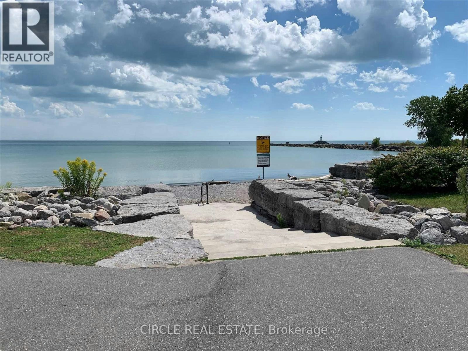 14 Clipper Lane, Clarington, ON, L1C 4A9 - 2